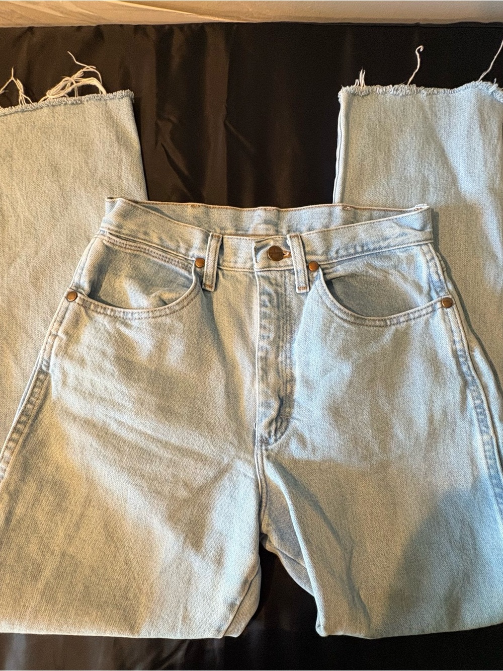Wrangler High Rise Cowboy Cut Jeans Thrashed Distressed Size 7x30 Fits 25